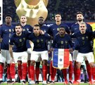 Jugadores de la Selección de Francia previo a un partido en el Mundial 2022.