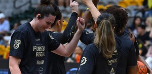 Jugadoras de Fuerza Regia Femenil previo a un partido.