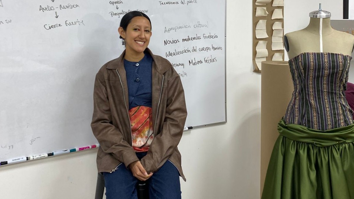 Paola Treviño comparte su pasión por la moda y la enseñanza a través de clases dinámicas y creativas en Monterrey.
