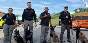 Protección Civil NL refuerza su equipo K9 con Yanda, Furia y Harley, tres hembras especialistas en búsqueda de personas y restos humanos.