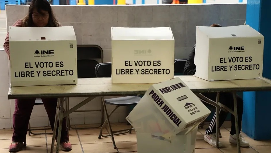 Implica voto judicial 14 minutos y un par de traslados, alerta el INE