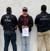 Los elementos de la FSPE realizaron una supuesta inspección al conductor y, apenas 10 segundos después, un grupo de hombres intervino y se llevó la unidad.