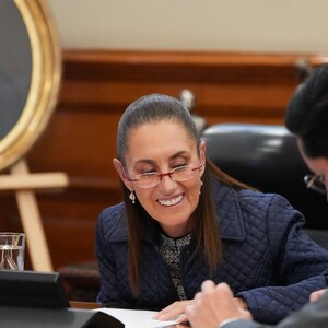 Sheinbaum habla por teléfono con Trump