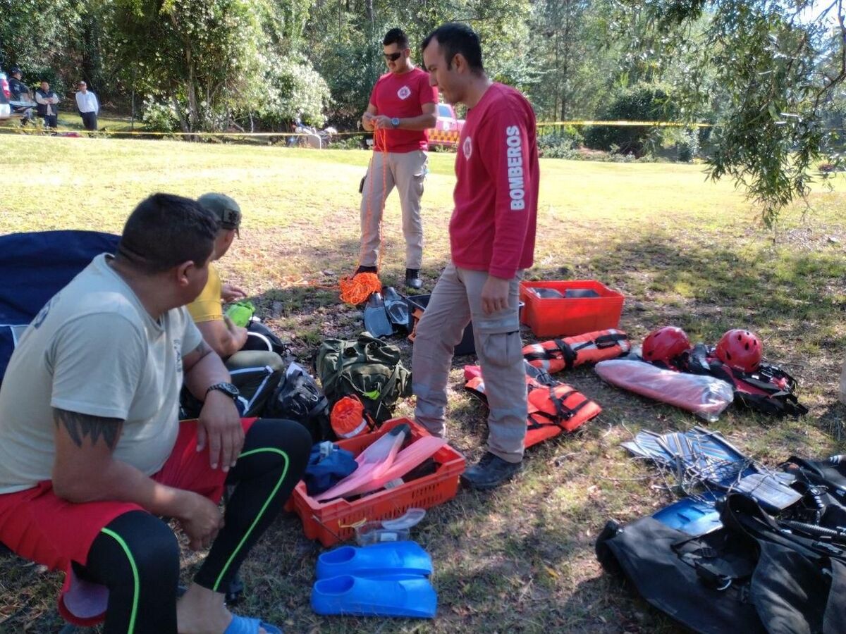 Un paseo recreativo terminó en tragedia en el hotel Sierra Lago de Mascota. Reportan un menor fallecido y tres desaparecidos tras el hundimiento de una lancha.