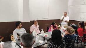En León, las escuelas celebraron a sus docentes por el Día del maestro este 15 de mayo. Entre comidas y reconocimientos, reflexionaron sobre su labor.