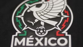 Escudo de la Selección Mexicana en el tercer uniforme del Tri.
