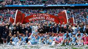 Festejos de campeón por parte de los jugadores del Manchester City al ganar la FA Cup 2026 ante Chelsea.