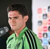 Israel Reyes hablando con los medios en la concentración de la Selección Mexicana.