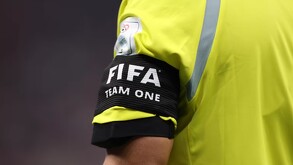 Gafete de árbitro en el Mundial 2026.