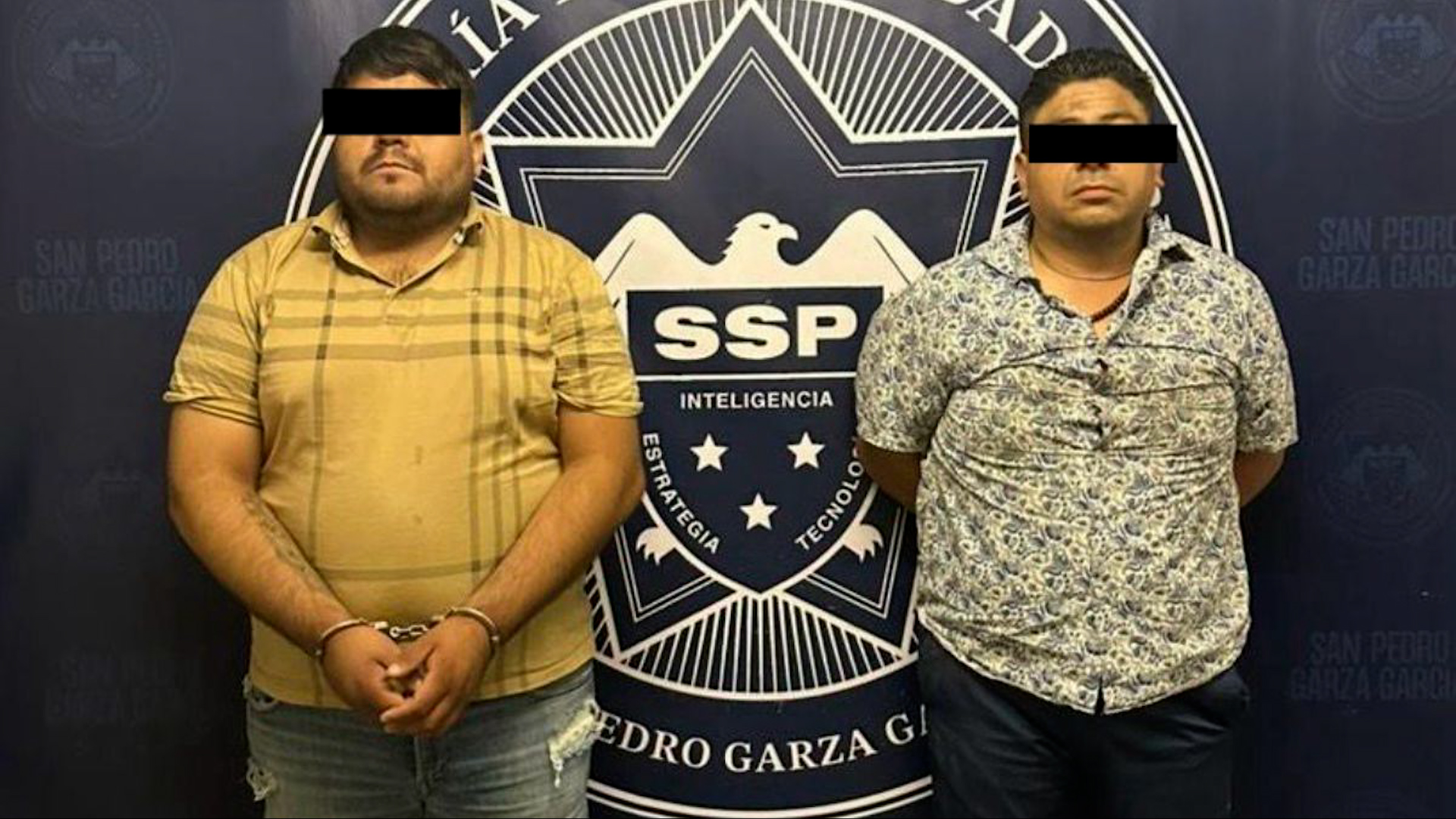 Dos presuntos ladrones desataron una intensa persecución sobre la avenida Lázaro Cárdenas en San Pedro que culminó con su captura en Valle Oriente.