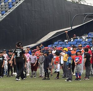Jóvenes en la clínica de Sultanes de Monterrey.
