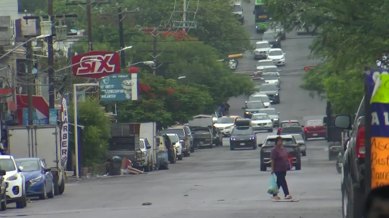 Una mujer y su hijo menor de edad resultaron heridos tras ser atacados a balazos por hombres armados en Guadalupe.