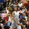 Delicia Washington durante la final de zona de Fuerza Regia Femenil.
