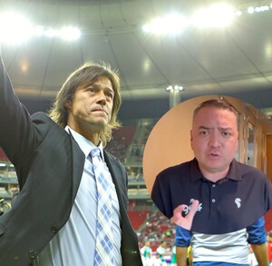 Matías Almeyda en un partido dirigiendo a Chivas.