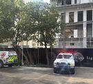 Al menos siete trabajadores resultaron heridos tras caer un elevador desde el quinto piso de una obra en la zona de Punto Central, en San Pedro.