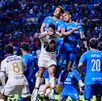 Jugadores en un partido de Cruz Azul vs Pumas