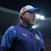 Entrenador argentino Gabriel Milito con el uniforme de las Chivas del Guadalajara en el estadio Akron