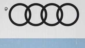 logotipo de los cuatro aros de audi en la planta ubicada en Puebla