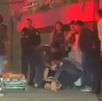 De acuerdo con las primeras versiones compartidas en el lugar, la joven habría perdido el equilibrio tras aparentemente haber ingerido bebidas alcohólicas.