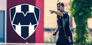 Matías Almeyda durante un entrenamiento con el Sevilla de España.