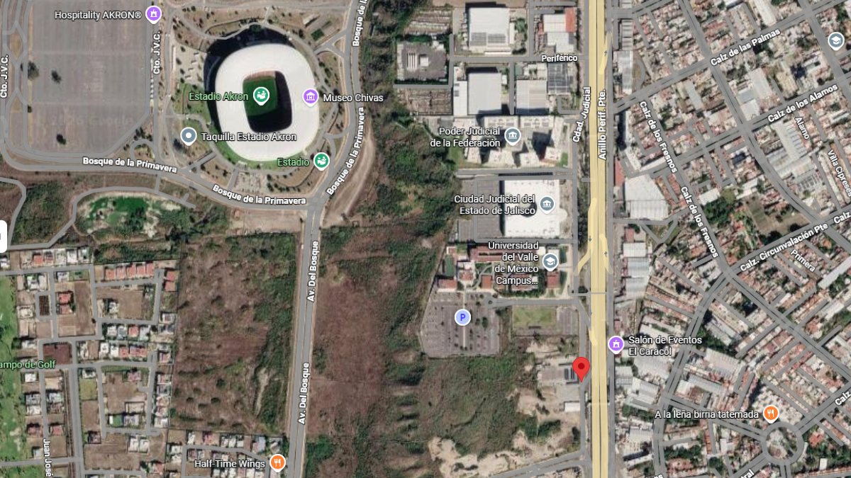 El misterioso hallazgo del cuerpo de un hombre dentro de una pipa cisterna movilizó a las autoridades de Zapopan a metros del Estadio Guadalajara.