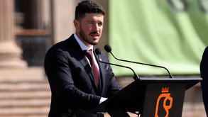 El gobernador Samuel García pidió a los alcaldes aportar recursos para las obras del Mundial 2026. Los municipios califican la petición de insólita.