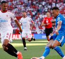 Djibril Sow haciendo la marca defensiva ante Kylian Mbappé en el partido Sevilla vs Real Madrid de la jornada 37 en LaLiga.