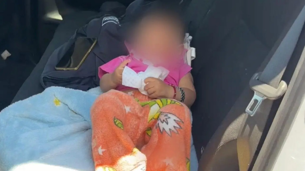 El DIF de Ecatepec informó que el bebé abandonado por su padre dentro de un taxi por aplicación se encuentra estable de salud.