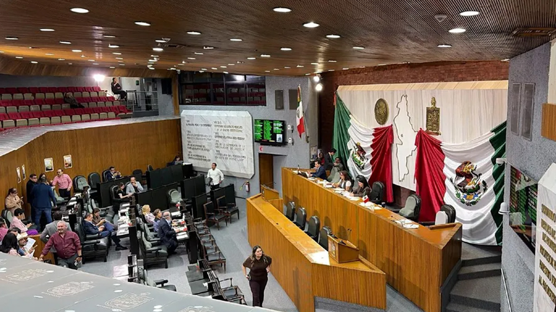 Programa conducido por Pamela Longoria, Víctor González y Sandra González, lunes 18 de mayo 2026.