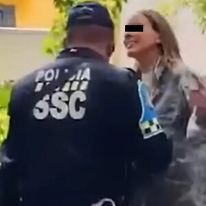 Ximena Pichel, conocida como ‘Lady Racista’, insultando a un policía de la colonia Condesa.