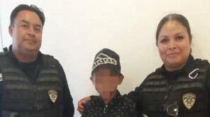 Un menor de 11 años de edad escapó de un orfanato por tercera ocasión. Policías lo tienen bajo resguardo mientras se abre investigación por abuso físico.