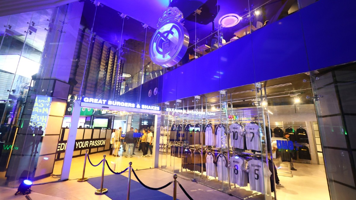 UNO by Real Madrid abrió sus puertas en San Pedro con experiencias para aficionados madridistas.