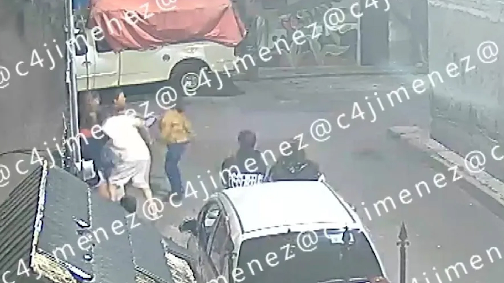 Violenta agresión con armas blancas en la colonia Vicente Guerrero de Iztapalapa deja varios lesionados por la disputa material de un inmueble familiar.