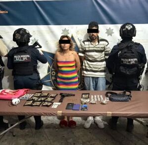 pareja detenida por elementos policiacos
