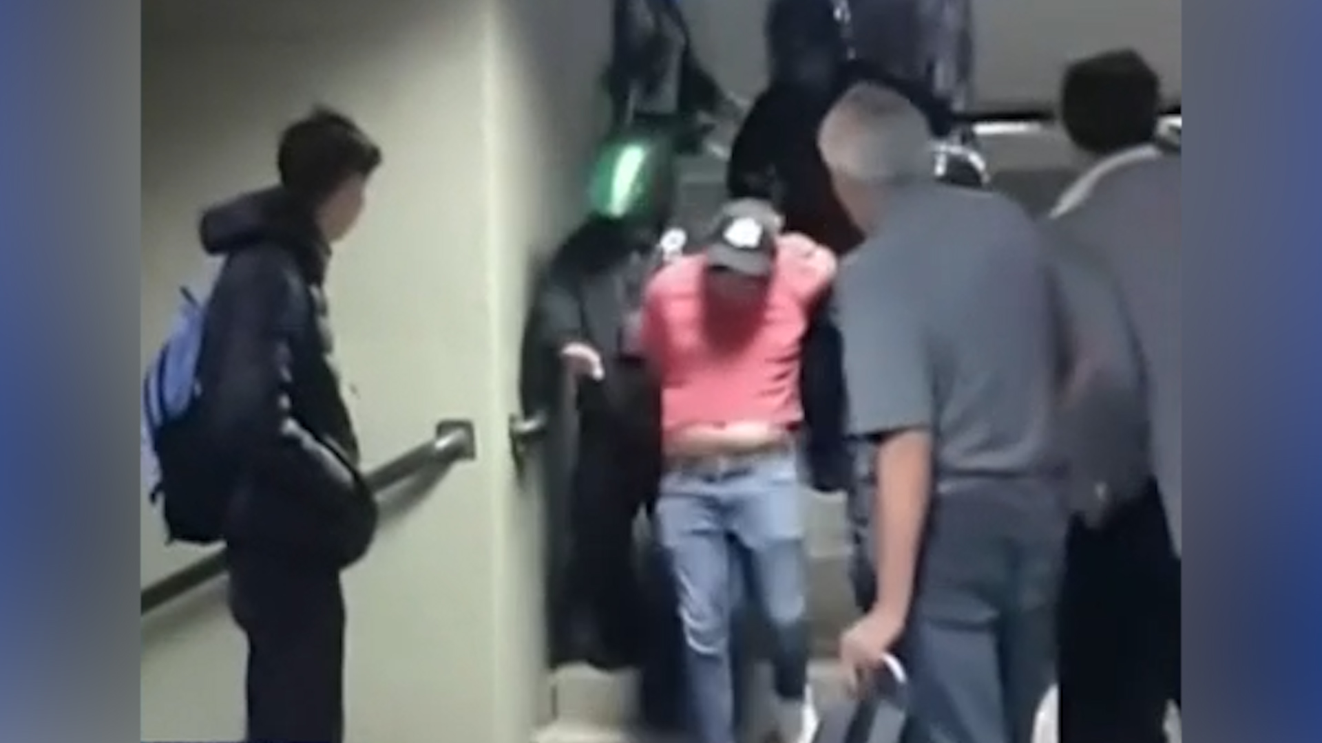 Policías de Naucalpan ingresaron a la FES Acatlán para detener a un conductor ebrio, desatando una fuerte polémica por la violación a la autonomía de la UNAM.