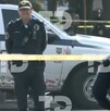 Policías resguardan cuerpos de pareja asesinada en la alcaldía Miguel Hidalgo.