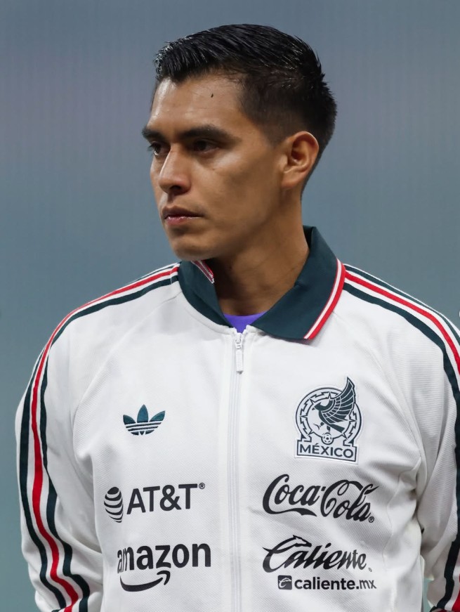 Raúl Rangel en un partido con la Selección Mexicana y ahora el más conocido por toda la aficion tricolor