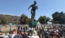 Develación de estatua de Pelé afuera del Estadio Jalisco