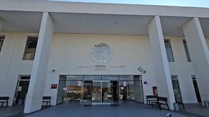Un menor de edad fue internado tras presuntamente asesinar con una navaja a un joven para robarle su celular en la colonia Miramar de Zapopan.
