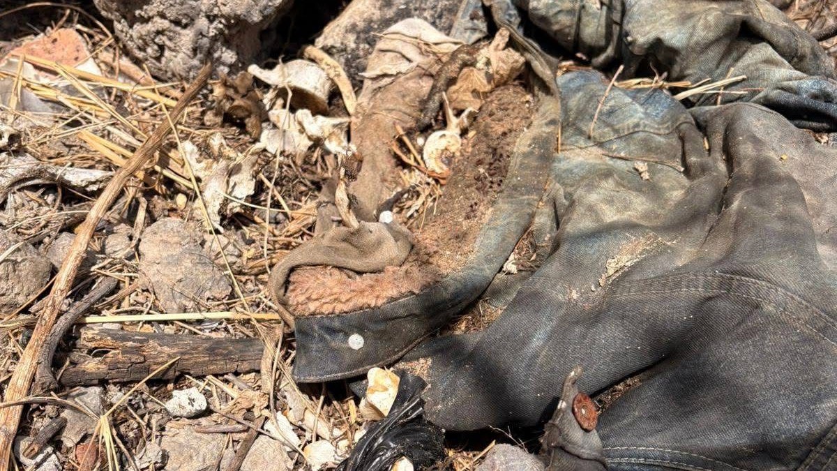 Prendas de ropa de los restos óseos encontrados en el kilometro 18 de la carretera a Saltillo