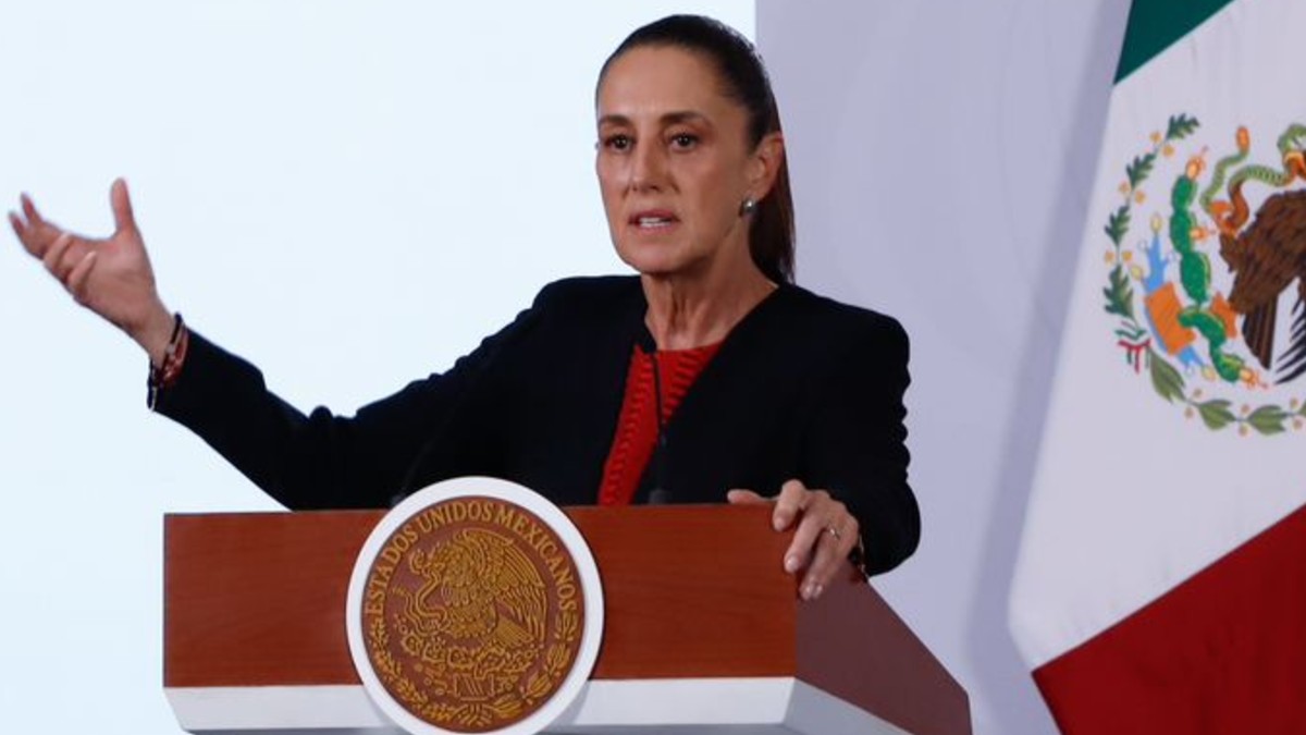Claudia Sheinbaum durante conferencia mencionando la ficha roja de Interpol de Rocha Moya