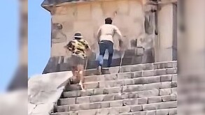 Dos extranjeros fueron detenidos tras escalar la pirámide de Kukulkán, mientras Chichén Itzá suspende visitas por protestas de artesanos. Lee aquí los detalles.