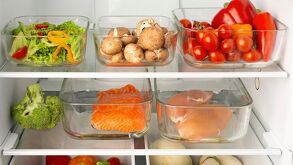 Alimentos dentro del refrigerador