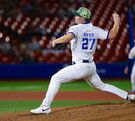 Con un cuadrangular heroico de Kyle Garlick en la octava entrada, los Charros de Jalisco vinieron de atrás para vencer 5-4 al líder Toros de Tijuana y asegurar