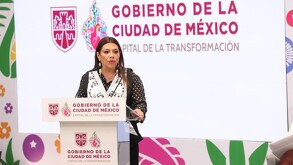 Clara Brugada en una conferencia de prensa