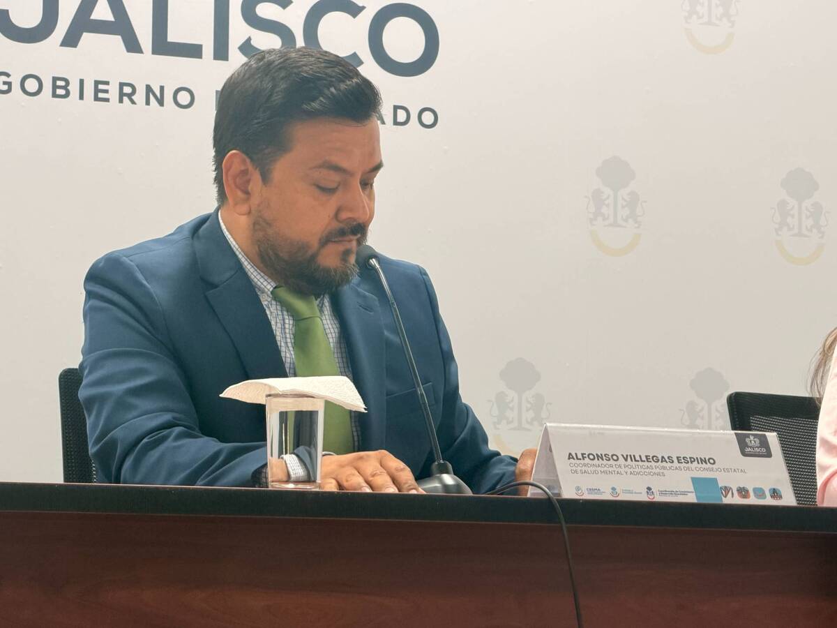 Una de las autoridades estatales en la conferencia de prensa donde se presentó el foro para la salud mental