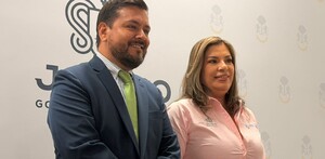 Las autoridades estatales encargadas de presentar el nuevo foro para el manejo de la salud mental en Jalisco