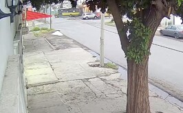 Captura de video del momento de choque entre un camión y una camioenta.