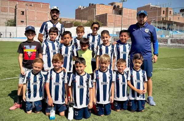 Actualmente, el equipo continúa entrenando de lunes a jueves mediante dinámicas recreativas.
