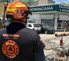 Una fuga de gas provocó movilización de cuerpos de auxilio en Escobedo tras la ruptura accidental de una tubería.